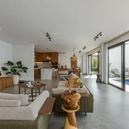 Quite And Central 2Br Villa Luvie Canguu